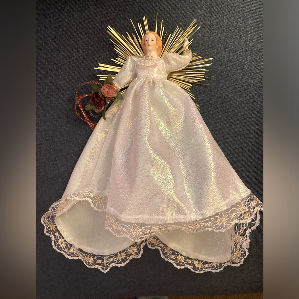 Beautiful vintage angel tree topper (F-1)